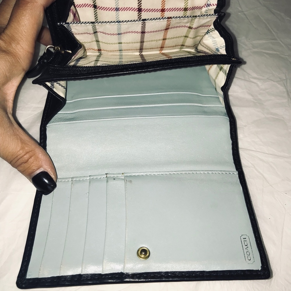 💯% Authentic Coach Black Wallet - Picture 4 of 8